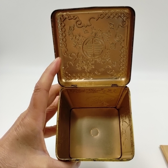 Chinese Oriental Design Tin Hinged Box Made in Holland Lithograph Vintage - Picture 11 of 14